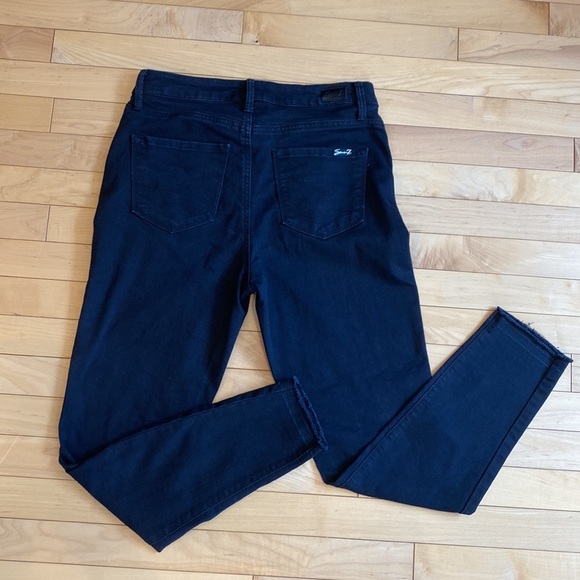 7 For All Mankind Black Mid Rise Ankle Skinny - Picture 2 of 9